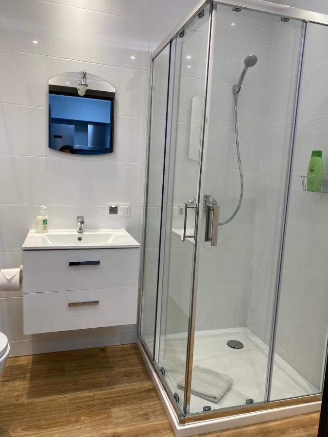 2 Tyskie Apartamenty Z Ogrodkiem Tychy Dış mekan fotoğraf