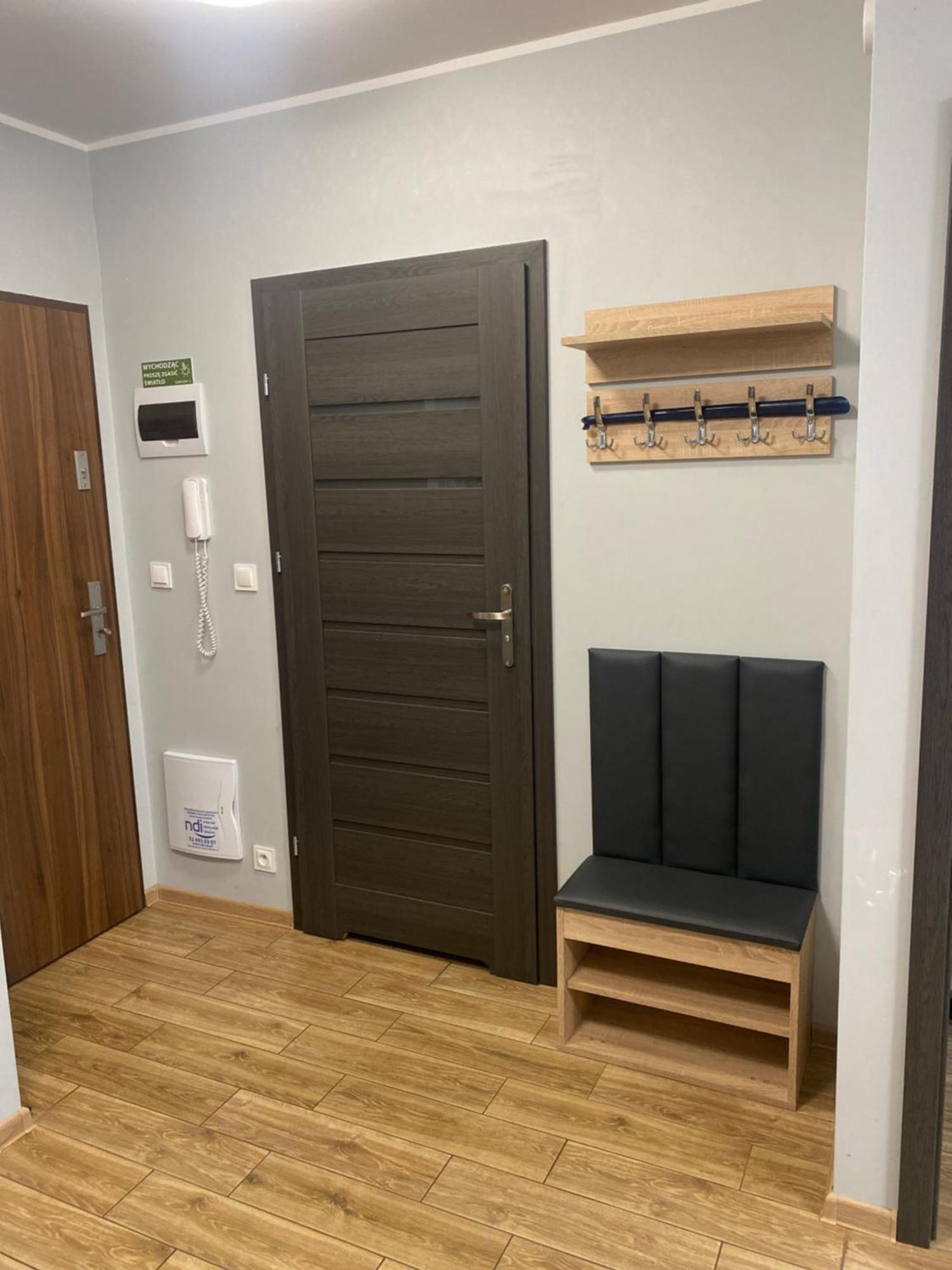 2 Tyskie Apartamenty Z Ogrodkiem Tychy Dış mekan fotoğraf