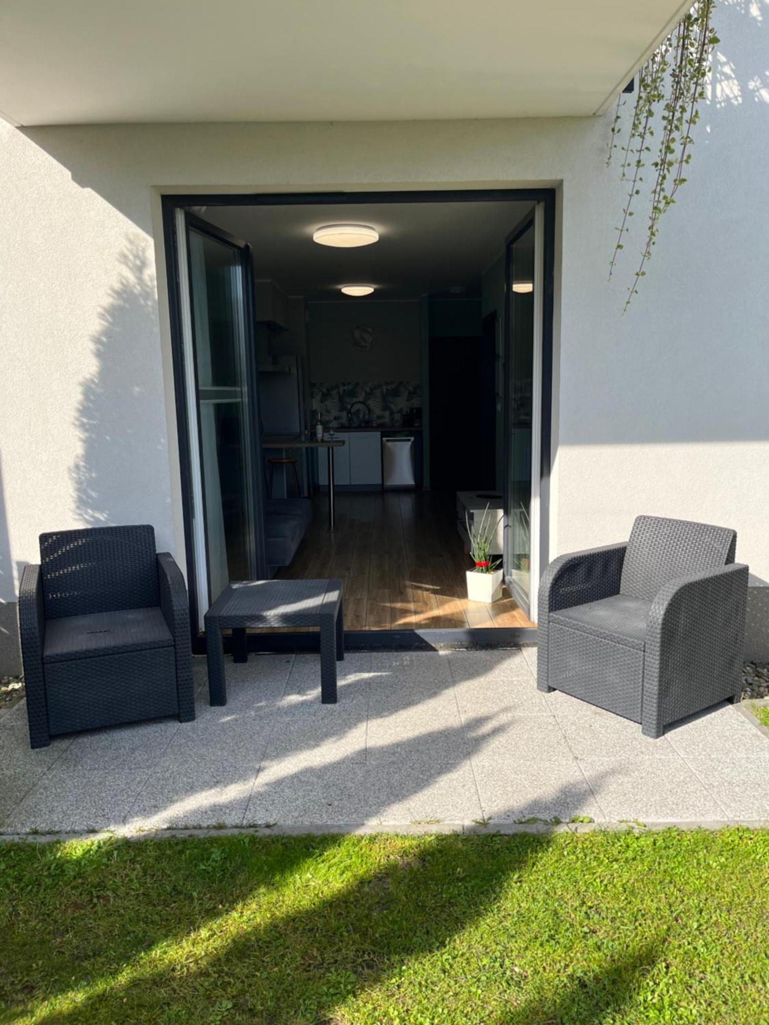 2 Tyskie Apartamenty Z Ogrodkiem Tychy Dış mekan fotoğraf